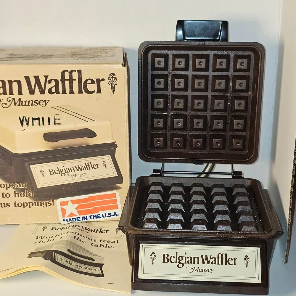 MCM Munsey Belgian Waffler Vintage‎ Electric Waffle Maker BW-2 White Made USA